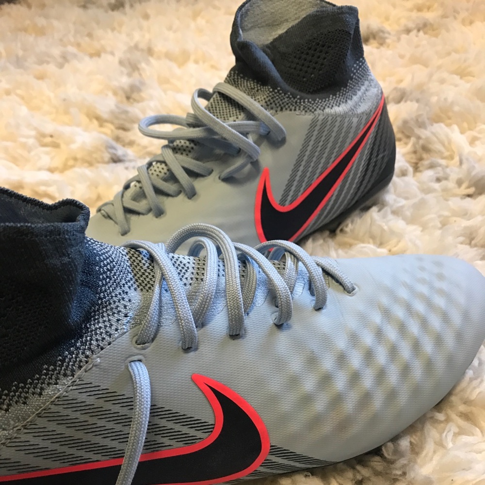 Nike Magista Women’s Soccer Cleats